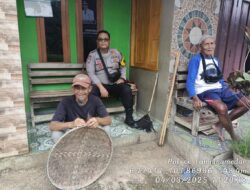 Aipda Tata Sasmita bersama Bripka Agus Sukmana sambangi warga masyarakat binaan