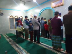 Polsek Sukasari melaksanakan Tarawih Ramadhan 1446 H Bersama Warga