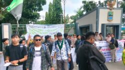 Anggota DPRD Kab. Bekasi Diduga Korupsi Rp.10 M : HMI Gelar Aksi Demo