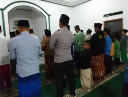 Polsek Sukasari melaksanakan Tarawih Ramadhan 1446 H Bersama Warga