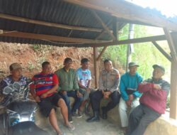 Polsek Sukasari melaksanakan kegiatan Jumat Curhat untuk menampung aspirasi warga dan meningkatkan kinerja Polri sebagai pelindung dan pengayom masyarakat.