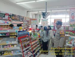 Aiptu Nana Sujana bersama Bripka Yuyun Yuwana melaksanakan sambang/silatrahmi Kamtibmas dan dumas keliling dalam rangka BEYOND TRUST PRESISI