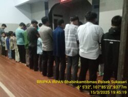 Polsek Sukasari melaksanakan Tarawih Ramadhan 1446 H Bersama Warga