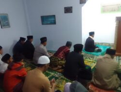 Polsek Sukasari melaksanakan Tarawih Ramadhan 1446 H Bersama Warga
