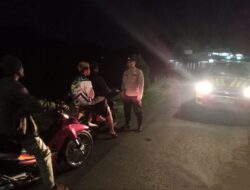 Anggota Polsek Sukasari Laksanakan Patroli KRYD Blue Light / Malam hari di Wilayah Kecamatan Sukasari Kabupaten Sumedang