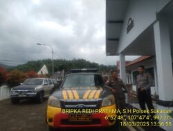 KAPOLSEK SUKASARI BESERTA ANGGOTA UNIT SAMAPTA MEMBERIKAN HIMBAUAN KAMTIBMAS SEBAGAI LANGKAH PREVENTIF DEMI TERCIPTANYA SITUASI KAMTIBMAS YANG KONDUSIF