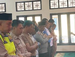 Polres Pagar Alam Turut Berduka Cita Laksanakan Sholat Ghaib Atas Meninggalnya 3 Anggota Polisi Di Way kanan