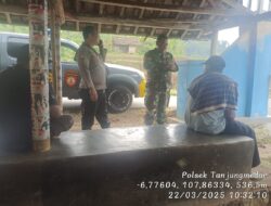Untuk menjaga Sinergitas TNI/POLRI, Bhabinkamtibmas bersama Babinsa melaksnakan Anjangsana / Silaturahmi TNI/POLRI ke warga masyarakat