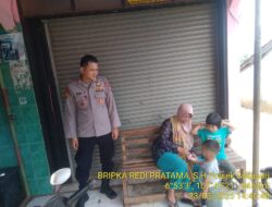 KAPOLSEK SUKASARI BESERTA ANGGOTA UNIT SAMAPTA MEMBERIKAN HIMBAUAN KAMTIBMAS SEBAGAI LANGKAH PREVENTIF DEMI TERCIPTANYA SITUASI KAMTIBMAS YANG KONDUSIF