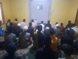 Polsek Sukasari melaksanakan Tarawih Ramadhan 1446 H Bersama Warga
