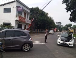 Unit Lantas Polsek Tomo Laksanakan Pengaturan Lalu-lintas Sebagai Bentuk Pelayanan Kepada Masyarakat Pengguna Jalan