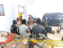 Polsek Sukasari melaksanakan kegiatan Jumat Curhat untuk menampung aspirasi warga dan meningkatkan kinerja Polri sebagai pelindung dan pengayom masyarakat