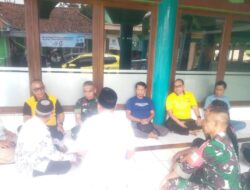 Jumat Curhat Kapolsek Tomo Bersama Warga di Masjid Nurul Iman Desa Tomo.