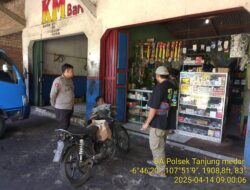 Bripka Dani Santika melaksanakan sambang/silatrahmi Kamtibmas dan dumas keliling dalam rangka BEYOND TRUST PRESISI di wilayah Kec. Tanjungmedar