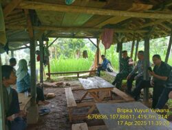 Sinergitas TNI-POLRI Bhabinkamtibmas dan Babinsa Desa Kamal Lakukan Silaturahmi Kamtibmas