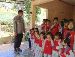 Jalin Silaturahmi dengan Warga Binaan Bhabinkamtibmas Desa Marongge Berikan Pesan-pesan Kamtibmas.