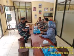 Polsek Sukasari melaksanakan kegiatan Jumat Curhat untuk menampung aspirasi warga dan meningkatkan kinerja Polri sebagai pelindung dan pengayom masyarakat.