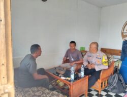 Anggota Bhabinkamtibmas Polsek Tanjungkerta Laksanakan Sambang dan Silaturahmi dengan Warga Desa Gunturmekar
