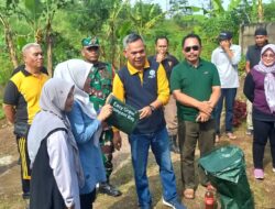 Kanit Intelkam Polsek Sumedang Utara AKP Asep Supardi S. pd Hadiri Olah Raga ,Jumat Bersih dan Optimalisasi Upaya Pengurangan Sampah di Desa Jatihurip