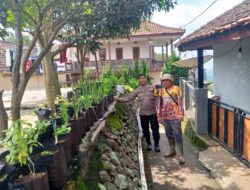 Bhabinkamtibmas Polsek Sukasari melaksanakan silaturahmi ke masyarakat untuk Pemanfaatan Pekarangan untuk Peternakan dan Pertanian Terbatas