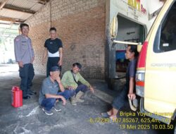 Aiptu Nana Sujana bersama Bripka Yuyun Yuwana melaksanakan sambang/silatrahmi Kamtibmas dan dumas keliling dalam rangka BEYOND TRUST PRESISI