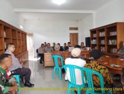 Kapolsek Sumedang Utara AKP Kiki Hartaki Hadiri Audensi dari Tokoh Masyarakat Dengan Kepala Desa Mekarjaya