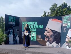 Ambal Warsa Cak Nun ke-72: Membaca Karya Emha dan Doa di JEC Yogyakarta