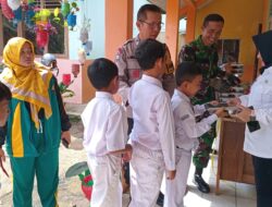 Bripka Ade Mulyadi Monitoring Pendistribusian Makan Bergizi Gratis (MBG) SD Tegalkalong dan SDN Inpres Talun