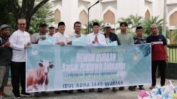 Bupati Tanah Bumbu Turun Langsung Salurkan Daging Kurban Bantuan Presiden Prabowo