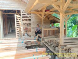 Bripka Agus Sukmana melaksanakan sambang/silatrahmi kamtibmas ke warga masyarakat 