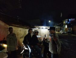 Anggota Polsek Sukasari Laksanakan Patroli KRYD Blue Light / Malam hari di Wilayah Kecamatan Sukasari Kabupaten Sumedang