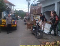 Polsek Sukasari melaksanakan kegiatan Jumat Curhat untuk menampung aspirasi warga dan meningkatkan kinerja Polri sebagai pelindung dan pengayom masyarakat