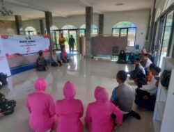 Polsek Sukasari melaksanakan kegiatan Jumat Curhat untuk menampung aspirasi warga dan meningkatkan kinerja Polri sebagai pelindung dan pengayom masyarakat.