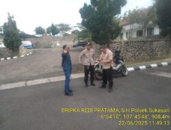 KAPOLSEK SUKASARI BESERTA ANGGOTA UNIT SAMAPTA MEMBERIKAN HIMBAUAN KAMTIBMAS SEBAGAI LANGKAH PREVENTIF DEMI TERCIPTANYA SITUASI KAMTIBMAS YANG KONDUSIF