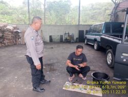 Aiptu Nana Sujana bersama Bripka Yuyun Yuwana melaksanakan sambang/silatrahmi Kamtibmas dan dumas keliling dalam rangka BEYOND TRUST PRESISI