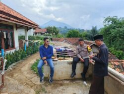 Bhabinkamtibmas Desa Genteng Melaksanakan Giat Sambang Dan Silaturahmi Kepada kepala warga binaan.