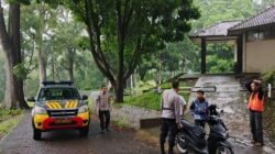 Kapolsek Sukasari Beserta Anggota Unit Samapta Memberikan Himbauan Kamtibmas Sebagai Langkah Preventif demi Situasi terciptanya situasi yang kondusif