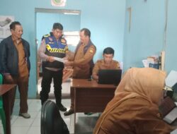 Bhabinkamtibmas Desa Genteng Melaksanakan Giat Sambang Dan Silaturahmi Kepada Desa binaan