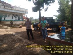 Kapolsek Sukasari Beserta Anggota Unit Samapta Memberikan Himbauan Khamtibmas Sebagai Langkah Preventif Demi Terciptanya Situasi yang Kondusif