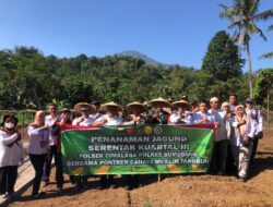 Melalui Kegiatan Penanaman Jagung Serentak kuartal ,111 Polsek Cimalaka mendukung swasembada pangan tahun 2025