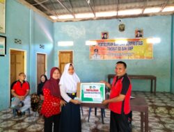 Peduli Pendidikan, Pemdes Beringin Datar Berikan Beasiswa Kepada 11 Siswa Berprestasi