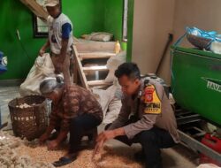 Polsek Sukasari Polres Sumedang Mensosialisasikan LAYANAN KEPOLISIAN 110 BEBAS PULSA