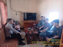 Kapolsek Sukasari Beserta Anggota Unit Samapta Memberikan Himbauan Kamtibmas Sebagai Langkah Preventif Demi Terciptanya Situasi yang Kondusif.