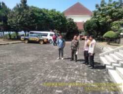 Kapolsek Sukasari Beserta Anggota Unit Samapta Memberikan Himbauan Kamtibmas Sebagai Langkah Preventif Demi Terciptanya Situasi yang Kondusif