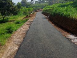Gotong Royong Bangun Infrastruktur: Rehabilitasi Jalan di Desa Mekarbakti Sumedang Rampung