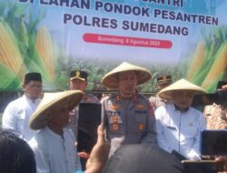 Polres Sumedang Gandeng Santri Ponpes Darut Taubah Tanam Jagung, Dukung Ketahanan Pangan Nasional
