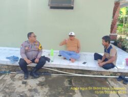 Kanit Reskrim Aipda Edi Hidayat bersama Bhabinkamtibmas Desa Sukamukti Aipda Agus Sukmana melaksanakan giat Sambang/ silaturahmi kamtibmas ke warga masyarakat.