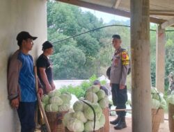 Bhabinkamtibmas Desa Genteng Melaksanakan Giat Sambang Dan Silaturahmi Kepada Warga masyarakat