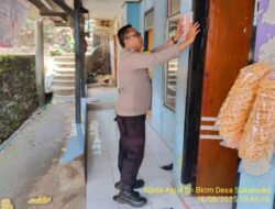 Bhabinkamtibmas Desa Sukamukti Sosialisasikan Layanan Kepolisian 110 Bebas Pulsa kepada Warga