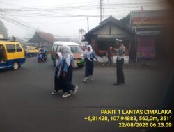 Wujud Pelayanan Prima Kepada masyarakat,Polsek Cimalaka rutin melakukan arus lalu lintas